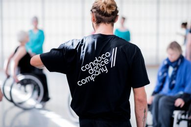Candoco dancer instructs group of disabled and non-disabled students